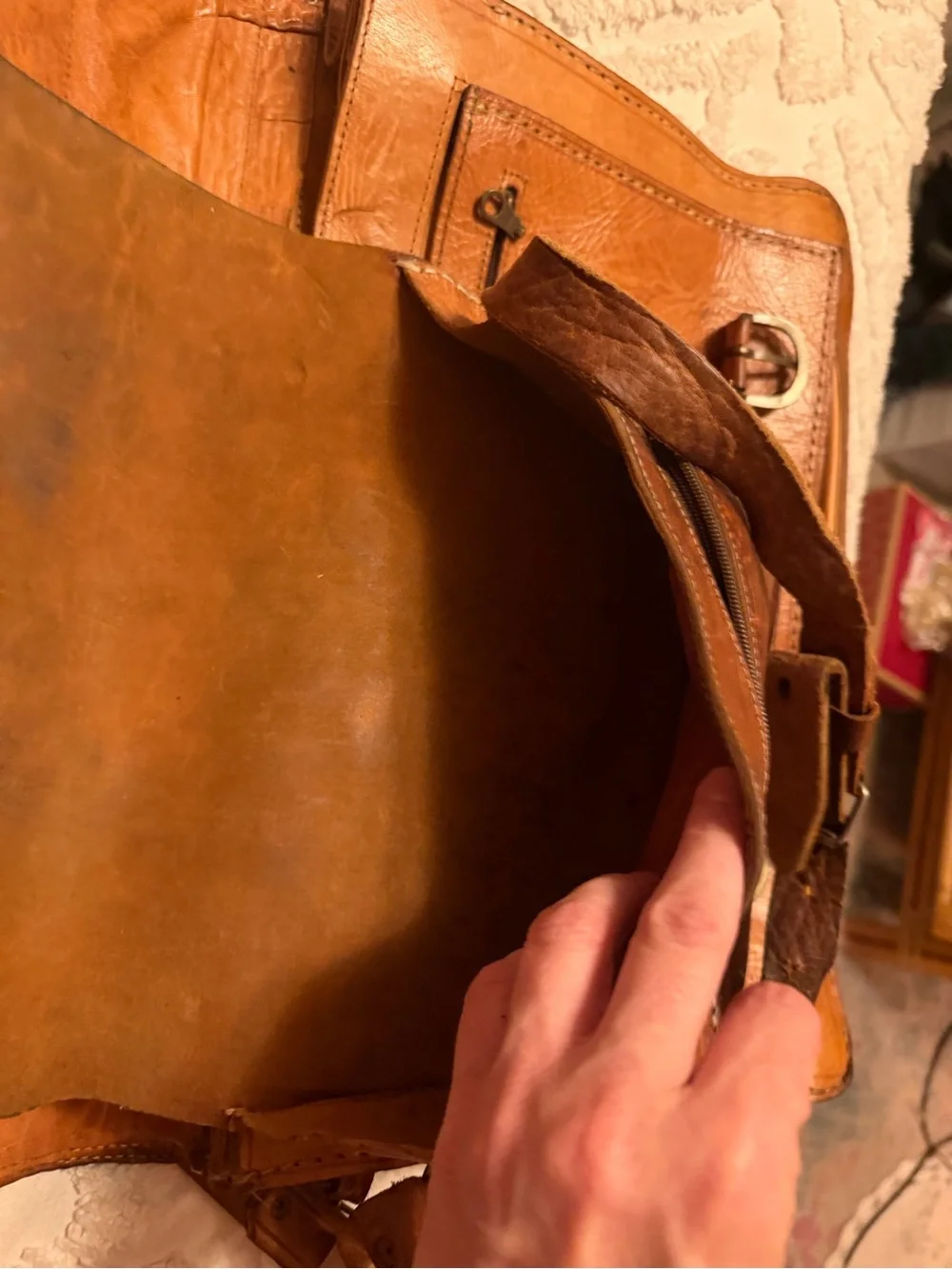 Men's Vintage Leather Messenger Bag with Adjustable Strap & small inner satchel